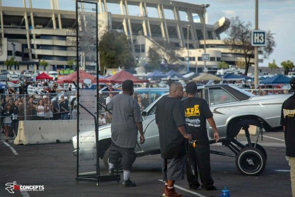 2014-Extreme-Autofest-lowrider-jump-contest-2